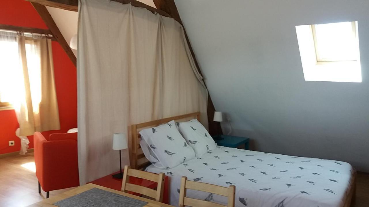 Le Charme Du Chateau Apartment Les Andelys Bagian luar foto